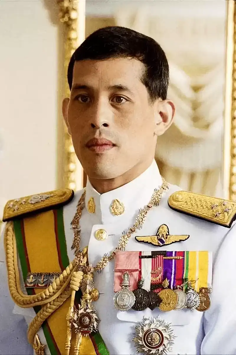 泰国王室财富第一，坐拥3000亿资产，奢靡生活连民众都大为不满