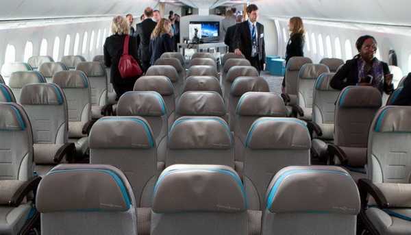 民航客机坐哪儿最安全 飞机坐哪个位置最安全