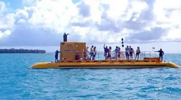 美国 · 塞班的潜水艇