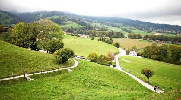 瑞士 · 到格吕耶尔品尝最地道的奶酪火锅（高清多图）