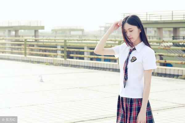 日本的校服是什么样子的？日本女生的校服为什么是水手服？