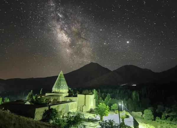 伊朗：夜空中最亮的星