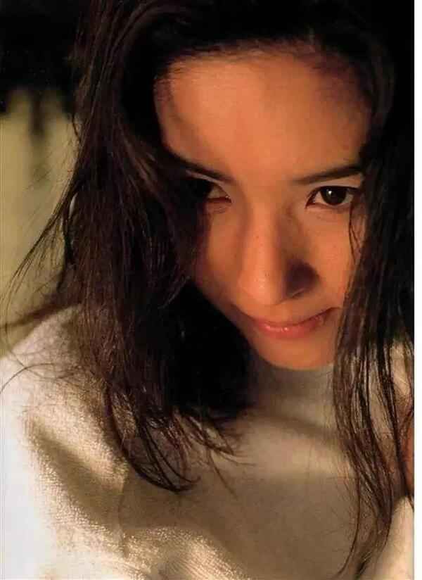 黑木瞳，她是日本男人最想娶的妻子，生活自律到变态：世间若有完美女人，她一定算一个！