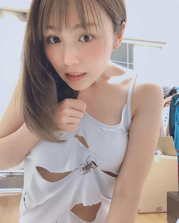 全程高能！日本美女用最清纯的脸吃最恶心的虫！“蝎子盖饭”我超爱！