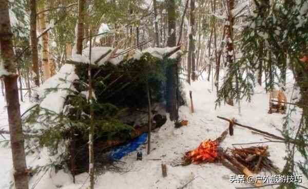 野外生存技巧小知识：野外冰天雪地建造庇护所的技巧
