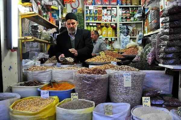 去伊朗买什么？我以为伊朗沒什么好买的，但是我错了，大、错、特、错！