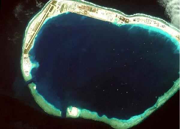 南沙群岛有230多座岛礁，哪座岛屿面积最大，是我们实控吗？