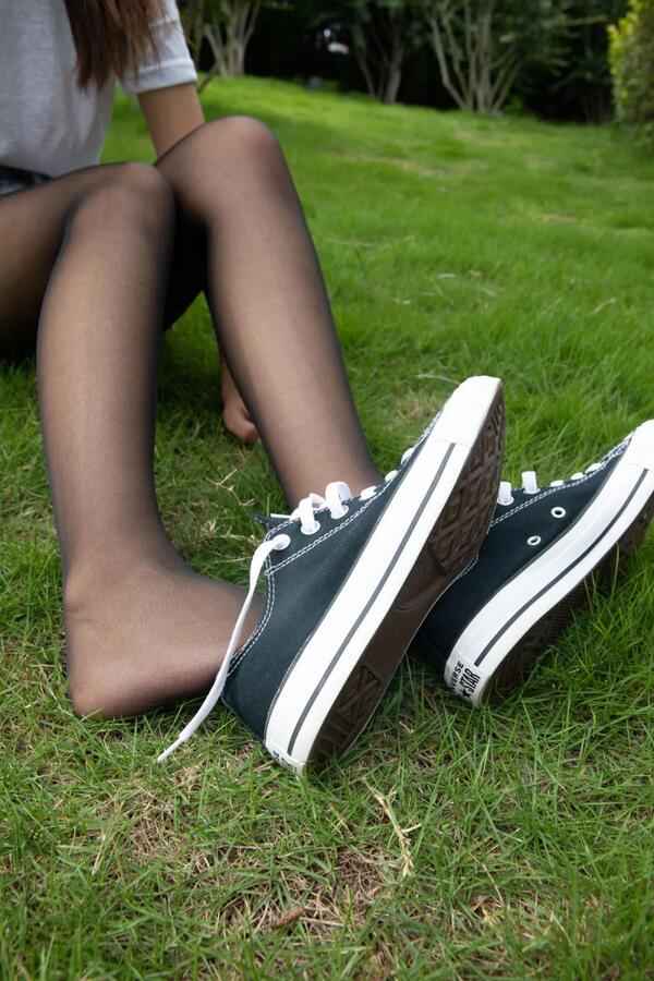 黑丝袜美女图片 | 黑色丝袜美腿高清写真
