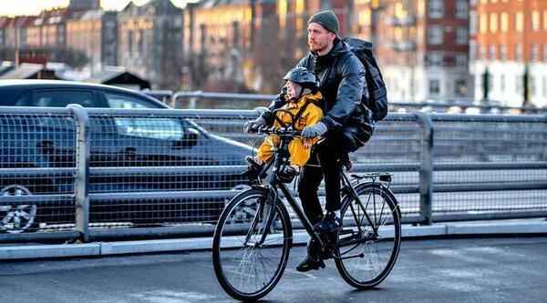 哥本哈根是哪个国家的首都？丹麦 · 骑行在哥本哈根