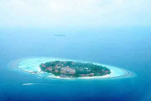 马尔代夫不为人知的另一面，绝美风景的背后，依旧是个人间社会