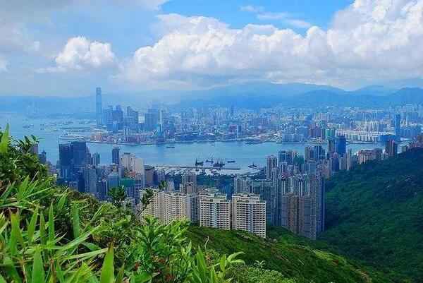 香港和新加坡哪个发达？香港和新加坡综合实力对比