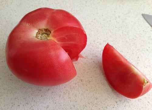 切西红柿丁怎么才能不流汁？