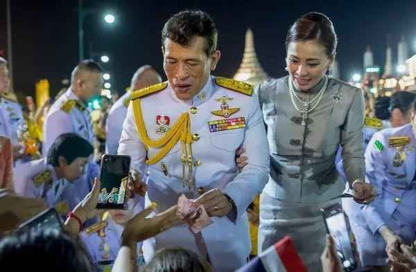 泰贵妃1443张不雅照外流，泰国再上演王室宫斗？