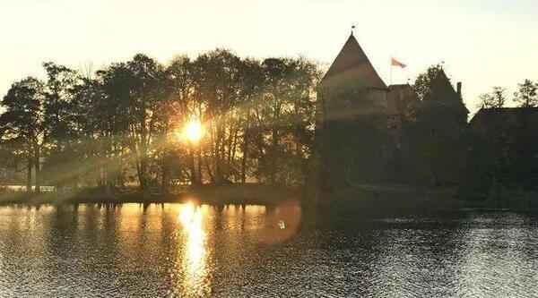 立陶宛 · 夕阳照耀特拉凯城堡