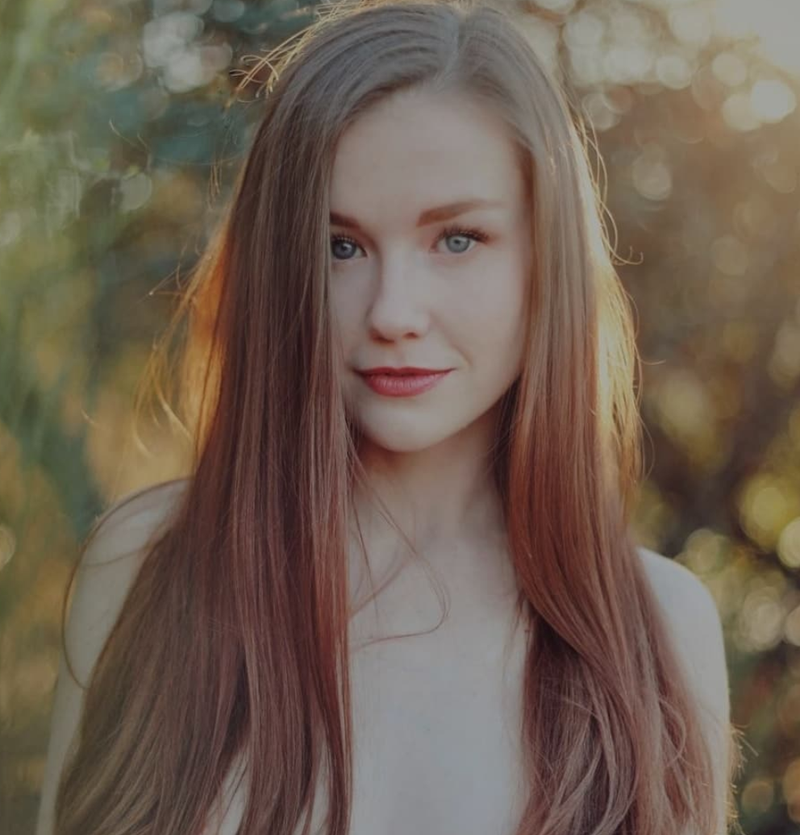 【Emily Bloom】来自乌克兰的美少女，还曾经是体操运动员