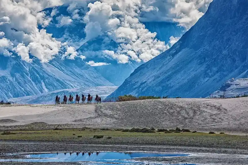 我国最高的山脉喜马拉雅山脉，也是世界上最雄伟的山脉