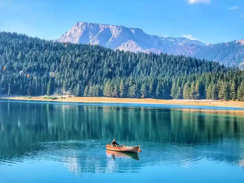 世界之最：世界八大最美丽的湖泊