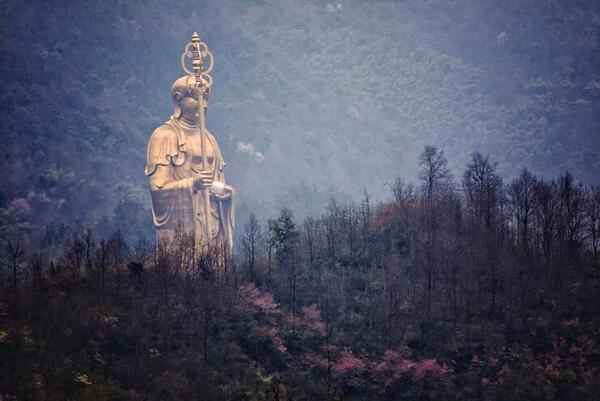 普陀山五台山九华山峨眉山哪个更许愿更灵更值得去？