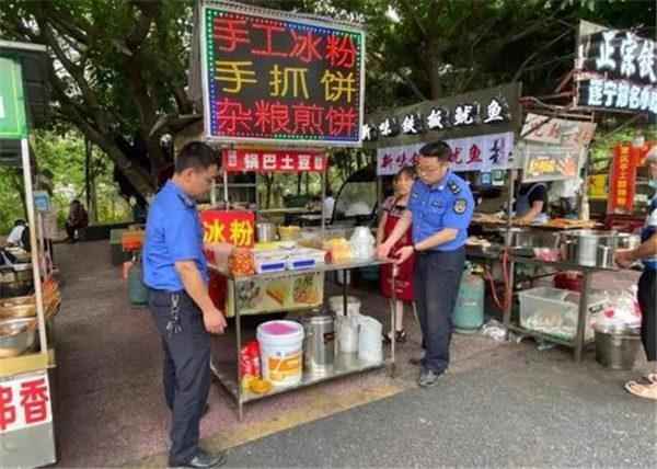 地摊经济为什么突然熄火不再火了(大家都没多少钱)