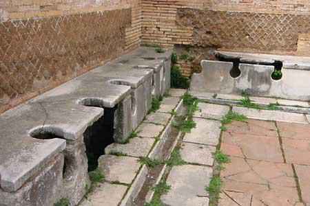 古代的厕所是什么样子的?古人是如何上厕所的?