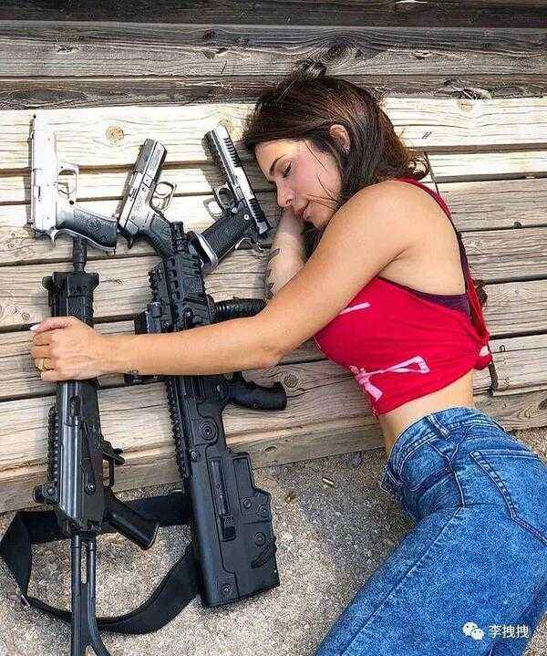 以色列女兵图片 | 随处可见扛枪的性感姑娘
