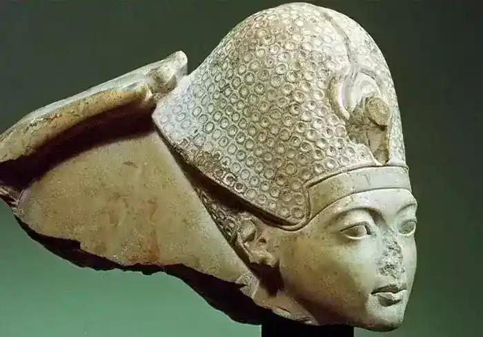 埃及雕像鼻子被铲掉？为什么？