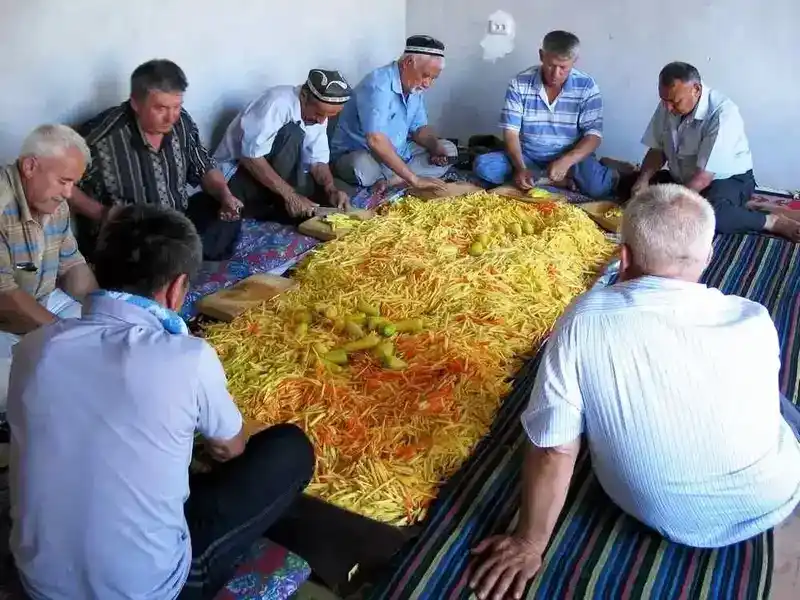 乌兹别克抓饭制作——乌兹别克最古老的仪式