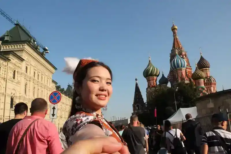 被遗弃的孩子：来自中亚的孩子被父母遗弃在俄罗斯会怎样？