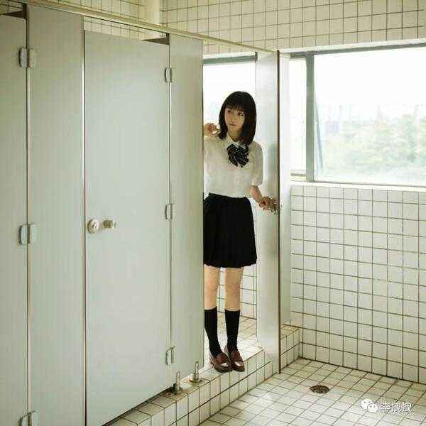 韩国女厕所里偷拍有多严重？