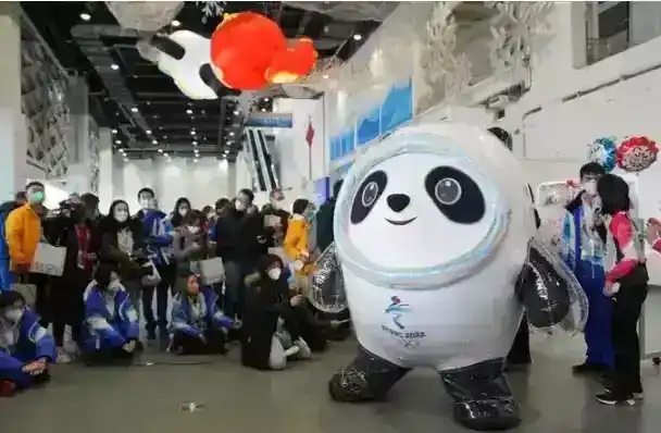 冰墩墩人气火爆！韩网友酸了：给我都不要，熊猫是韩国传统动物