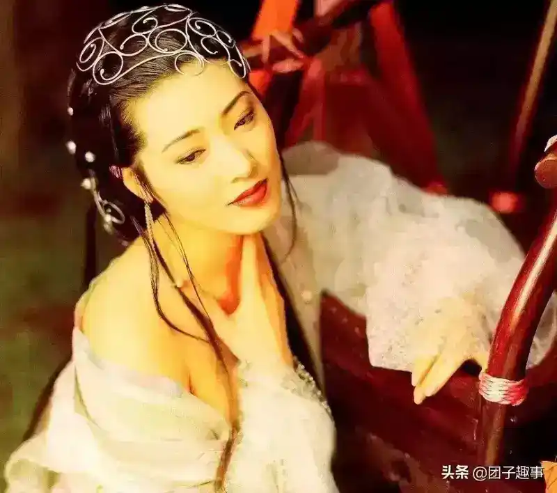 最美潘金莲杨思敏，拥有亚洲第一美胸的称号，让人一眼难忘