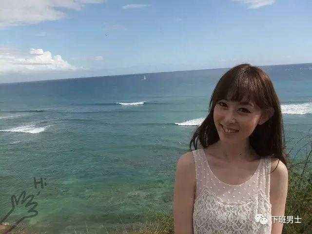 日本女明星秋山莉奈资料简介及高清写真图集