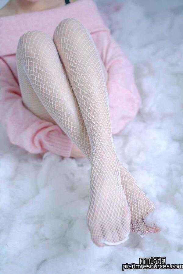 穿白色的渔网袜小姐姐美图你看过吗